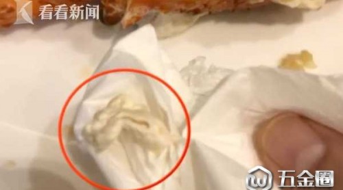 蒜蓉?zé)h龍蝦吃出口香糖 餐廳：可能是龍蝦自己吃的