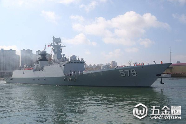 30批護航編隊邯鄲艦離港起航